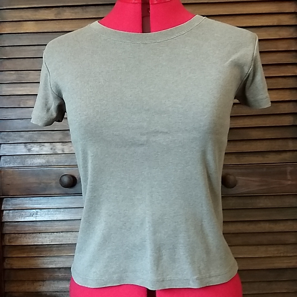 🌷 Banana Republic T-Shirt